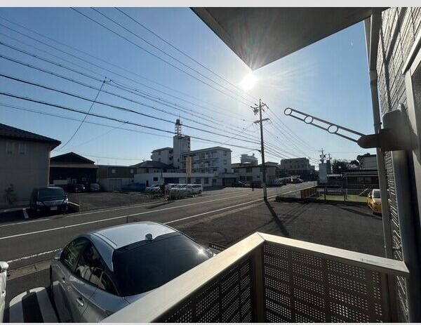 カメリア・ウサのバルコニー