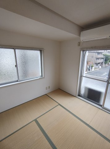 スエヒロマンションの和室