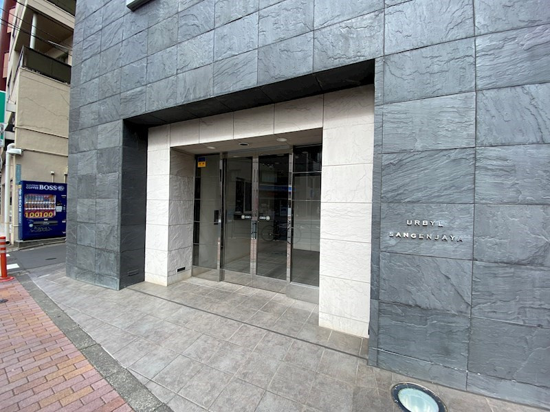 アーバイル三軒茶屋のエントランス