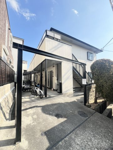 山麓荘の外観