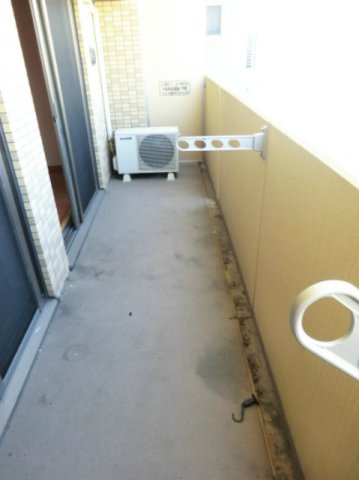 プレサンス神戸駅前グランツのバルコニー