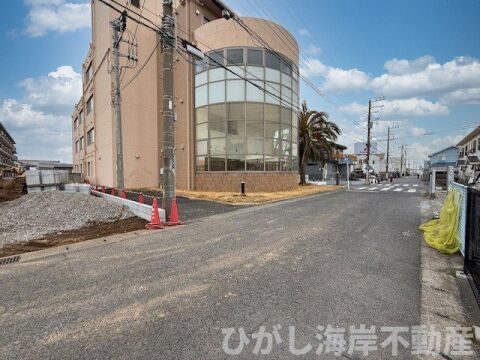 平塚市四之宮２丁目　売地　全７区画の前面道路含む現地写真|2月27日撮影　造成工事中　現地外観