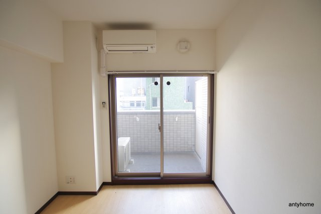 プレジオ東天満の洋室