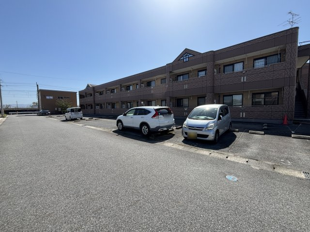 エレガントモレノの駐車場