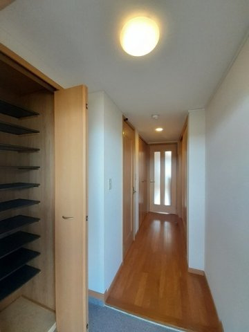 シャンポールＡの玄関