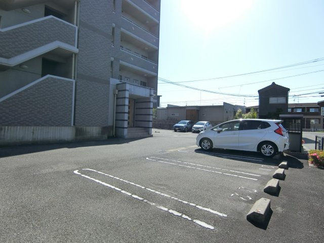 ヴェルアンジュの駐車場