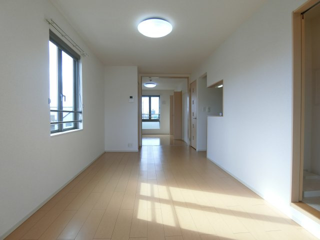 エレガントヴィエⅢの居間・リビング