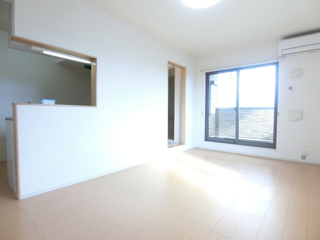 エレガントヴィエⅢの居間・リビング