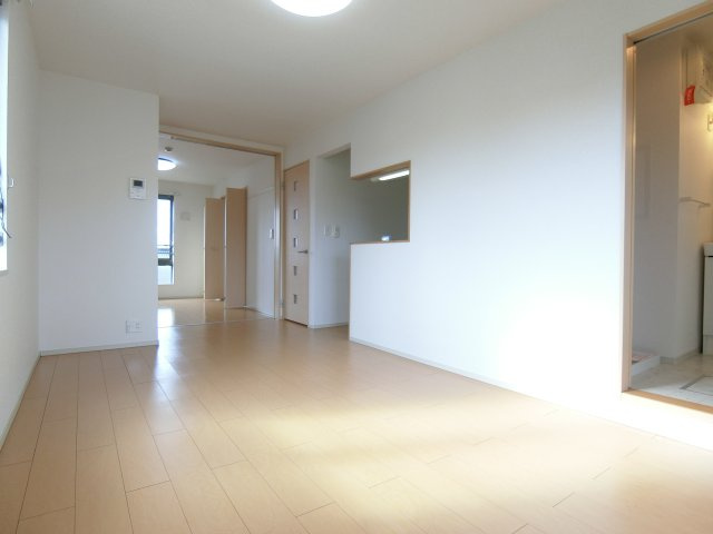 エレガントヴィエⅢの居間・リビング