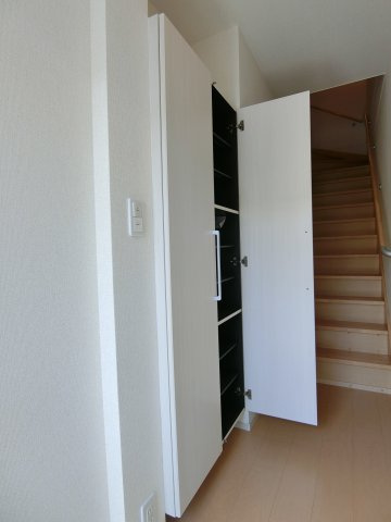 ベル　シェリルＢの収納|イメージ201号室の写真（反転あり）