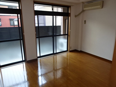 【内装】 | リバーサイド塚田 | 洋室