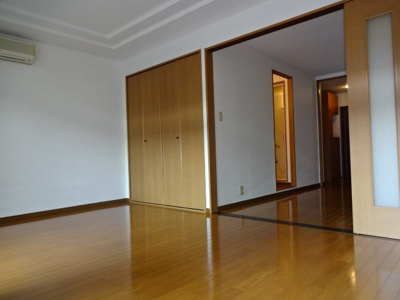 【内装】 | リバーサイド塚田 | 洋室