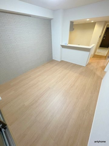 IBC Residence West　仲介手数料無料の居間・リビング