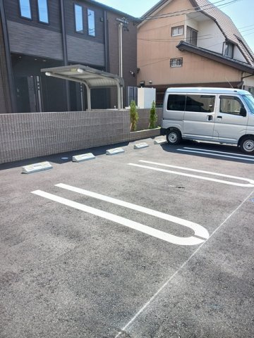 グランドゥールの駐車場