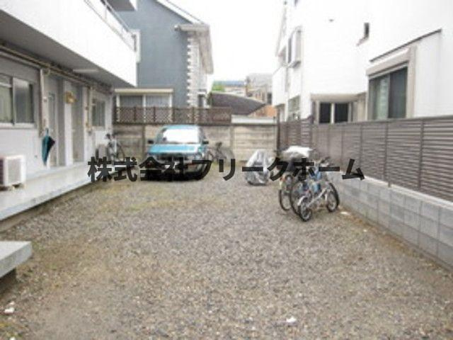 武蔵野市御殿山２丁目の賃貸マンションの庭