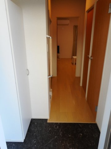 クレイノアンジュ鶴間の玄関