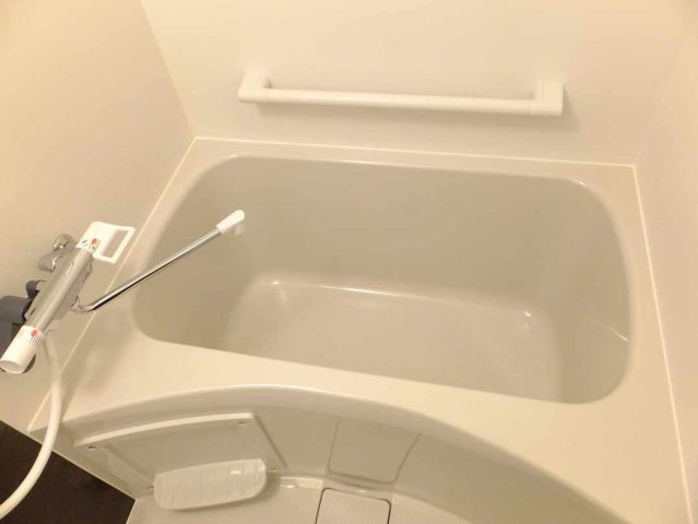 クレイノアンジュ鶴間の浴室