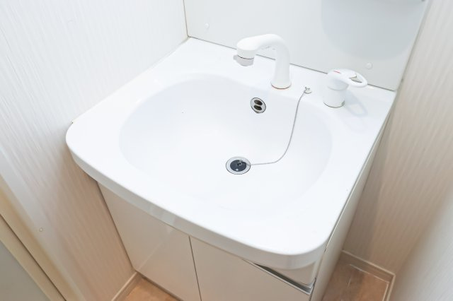 ラ・メゾンドサヴォイ　11階の独立洗面台|別号室のものです。現状優先になります。