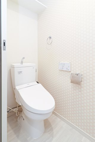 ラ・メゾンドサヴォイ　11階のトイレ|別号室のものです。現状優先になります。