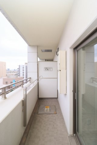 ラ・メゾンドサヴォイ　11階のバルコニー|別号室のものです。現状優先になります。