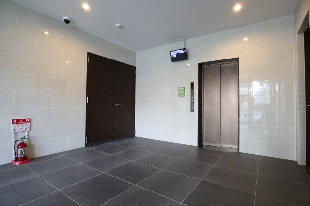 ラ・メゾンドサヴォイ　11階のエントランス