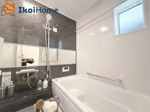 神戸市灘区高尾通1丁目　新築戸建　2号棟の浴室|【ホームページに現地動画掲載中】●年中無休：当日予約可●小窓があり換気良好！清潔な空間を保てます