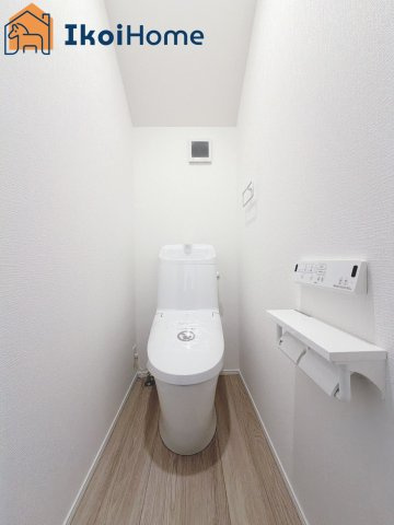 神戸市灘区高尾通1丁目　新築戸建　2号棟の洗面所|【ホームページに現地動画掲載中】●年中無休：当日予約可●ゆったり広々とした洗面室には室内物干し完備！