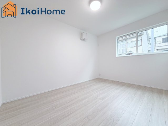 神戸市灘区高尾通1丁目　新築戸建　2号棟の子供部屋|【ホームページに現地動画掲載中】●年中無休：当日予約可●通常の２倍の断熱効果！全室ペアガラス完備！