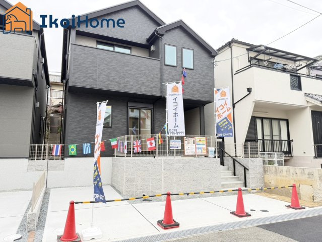 神戸市灘区高尾通1丁目　新築戸建　2号棟のエントランス|【ホームページに現地動画掲載中】●年中無休：当日予約可●弊社は契約前に新築戸建の住宅診断が無料です！