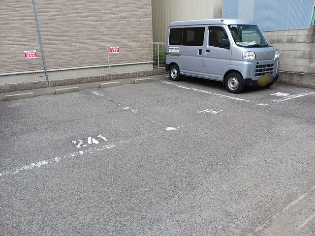 アロッジオ石津の駐車場