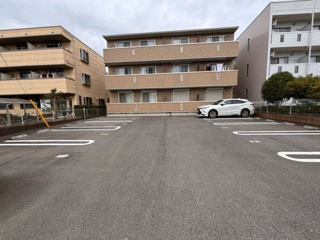 ベルフィーユ吾妻の駐車場