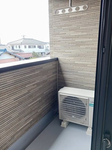 ウィンディ岩倉のバルコニー