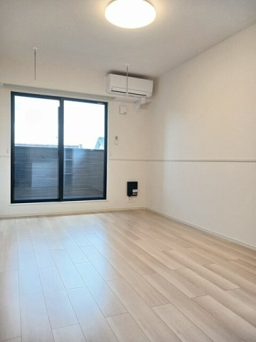 ウィンディ岩倉の居間・リビング