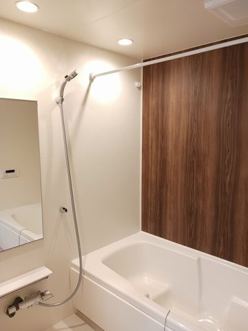 ウィンディ岩倉の浴室