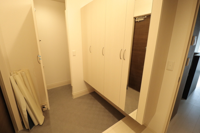 マーキュリー グラシアの玄関