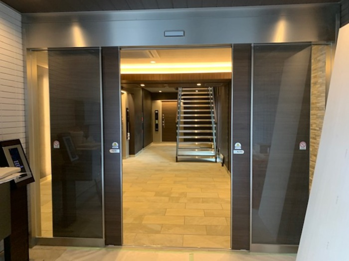 マーキュリー グラシアのエントランス