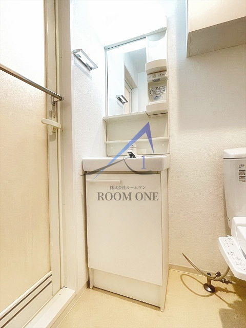 スカイコート品川パークサイドの洗面所|独立洗面台です。