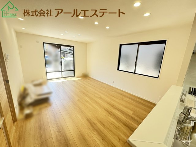 加古川市別府町新野辺　山陽電鉄「別府駅」徒歩19分の居間・リビング