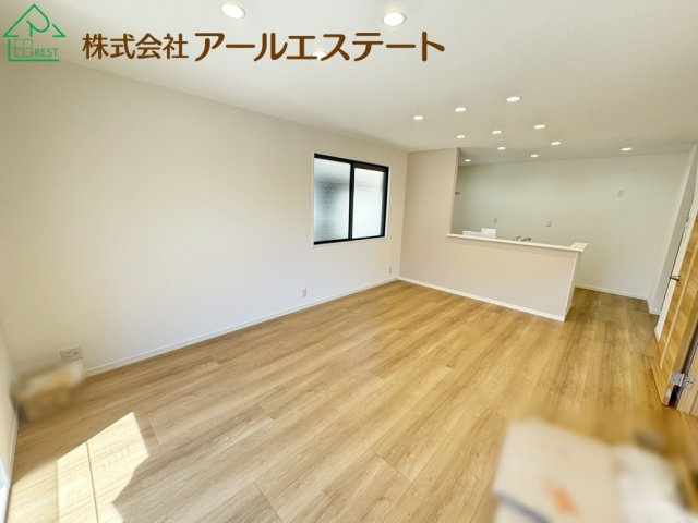 加古川市別府町新野辺　山陽電鉄「別府駅」徒歩19分の居間・リビング
