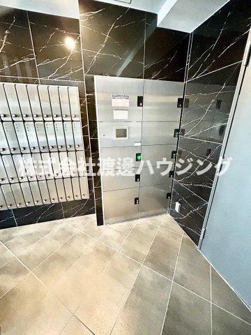 プレサンス江坂ベルフィーヌのその他共用部分|宅配BOX付