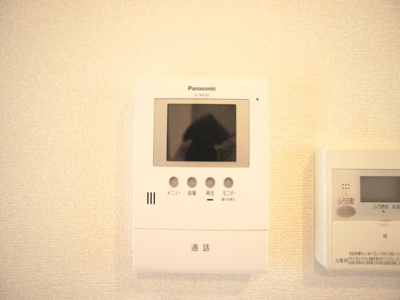 【セキュリティ】 | メゾン・ボヌールＥ | 訪問者の確認ができるTVドアホン付きです♪