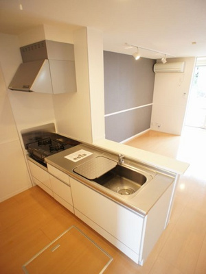 【キッチン】 | メゾン・ボヌールＥ | 楽しい会話をしながらお料理できます♪2口ガスコンロ付です！