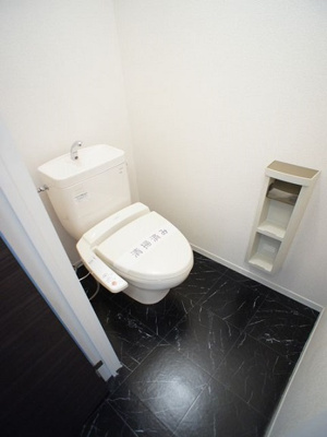 【トイレ】 | メゾン・ボヌールＥ | 温水洗浄暖房便座機能付きです♪