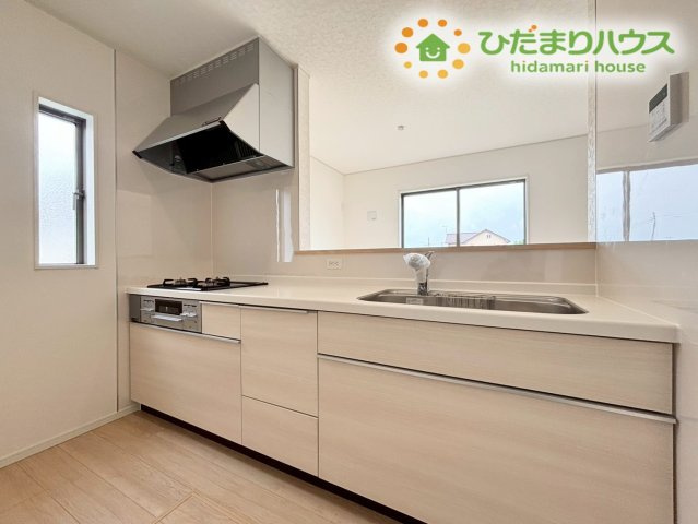 深谷市中瀬　第1　新築一戸建て　クレイドルガーデン　01のキッチン
