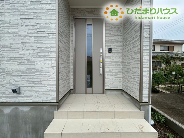 深谷市中瀬　第1　新築一戸建て　クレイドルガーデン　01の玄関