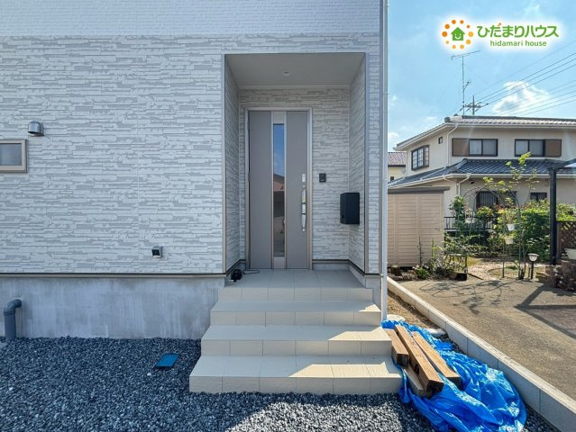 深谷市中瀬　第1　新築一戸建て　クレイドルガーデン　01の玄関