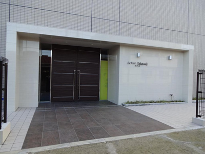 【エントランス】 | Le Vert 高槻（ﾙｳﾞｪｰﾙﾀｶﾂｷ）