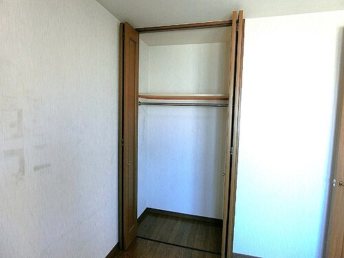 アーバンビュー皆実町の収納|洋室（1）のクロゼット　※内装工事前