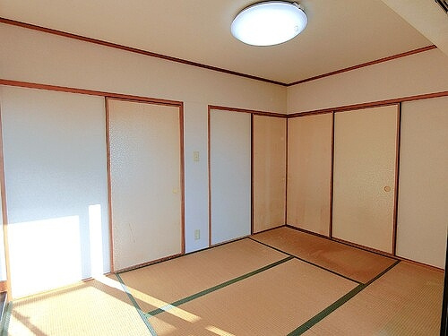 アーバンビュー皆実町の居間・リビング|和室　※内装工事前