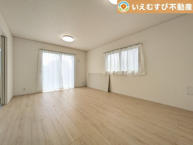Cradle garden　行田市向町第2の居間・リビング|ご家族みんながゆったりくつろげるリビング
ゆとりの空間でくつろいだり遊んだり、家族の時間が楽しみですね♪